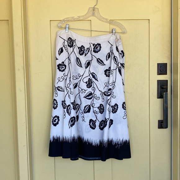 ASHLEY B White & Black & Sequin Full Skirt Sz 18W GUC - Picture 3 of 12